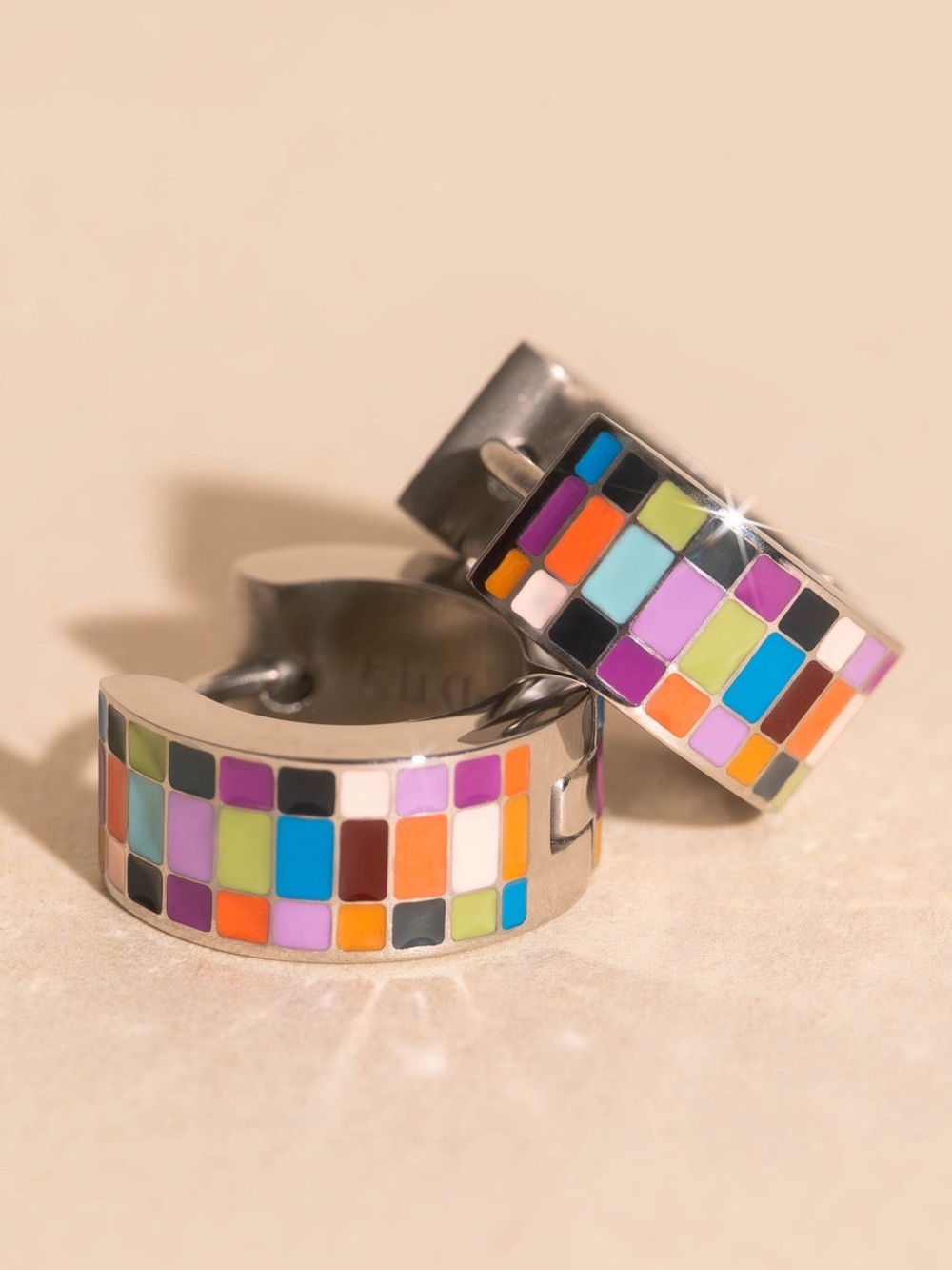 NWT 🍊Oh Clem Bright Checkered Super Chunky Huggie Hoop Earrings - Rainbow/Silver